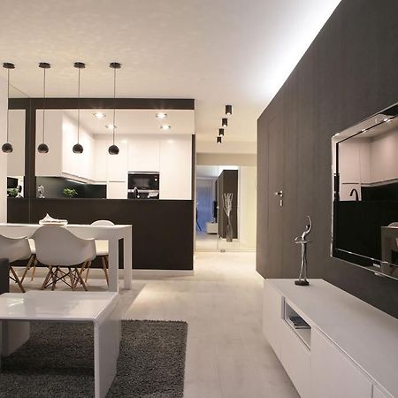 Super-Apartamenty VIP Poznan Bagian luar foto