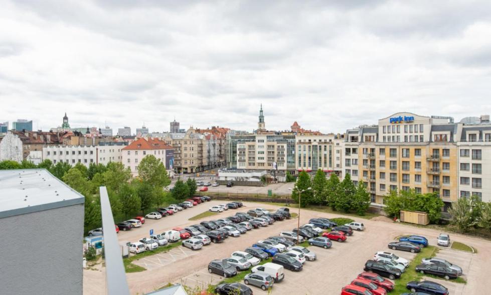 Super-Apartamenty VIP Poznan Bagian luar foto