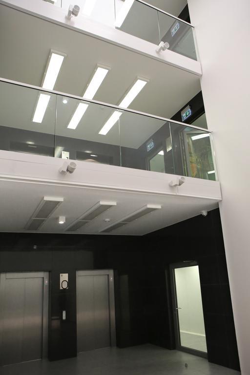 Super-Apartamenty VIP Poznan Bagian luar foto